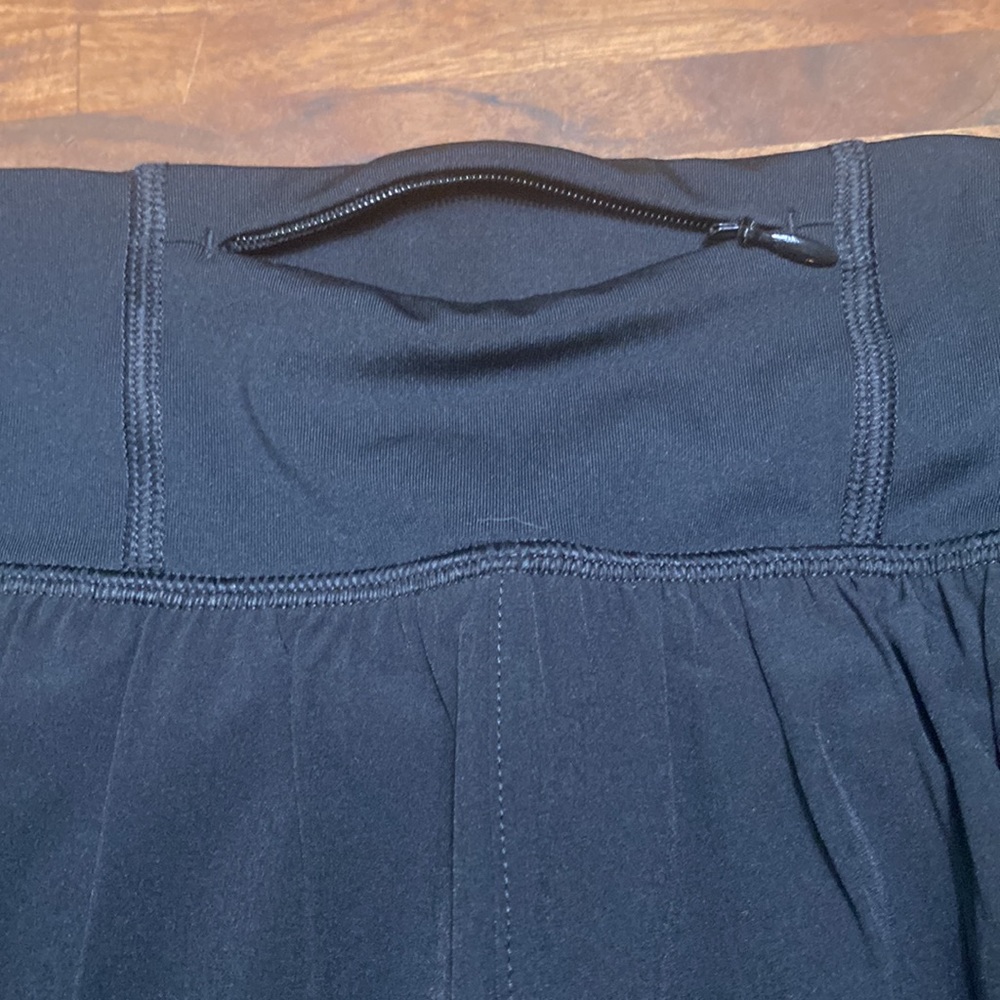 Spanx The Get Moving Short, 5" Size Large - image 6